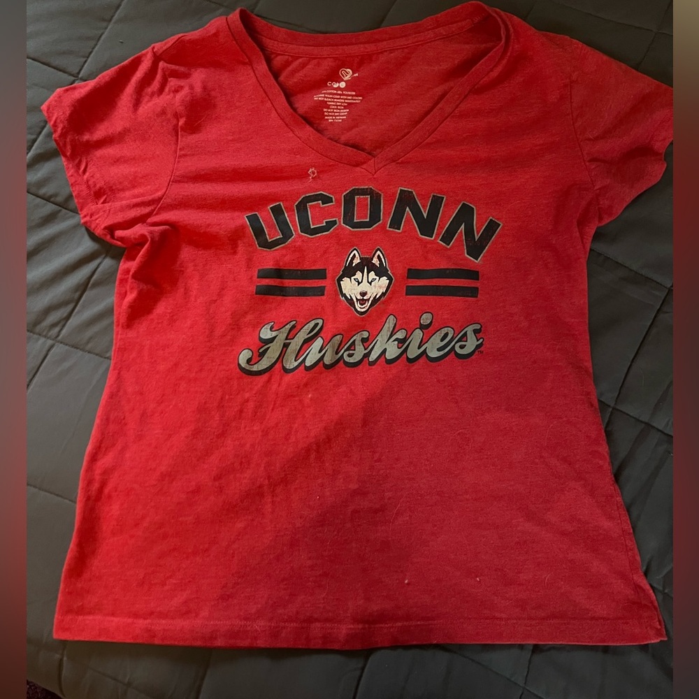 UConn Huskies Women's Red V-Neck Tee